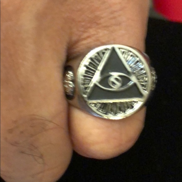 Ring - Picture 2 of 5